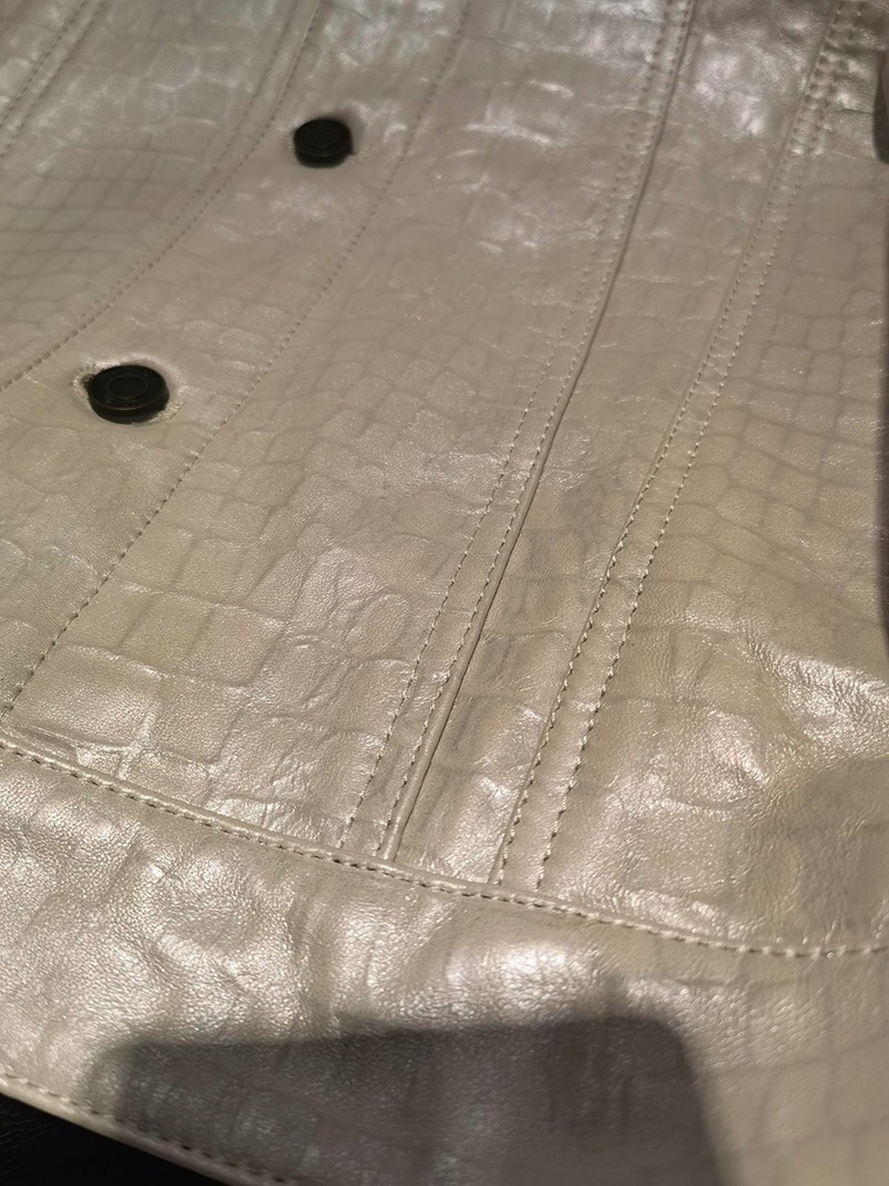 サンローラン 偽物 デニムスタイル ボタンジャケット スムースレザー 529949YC2OC100